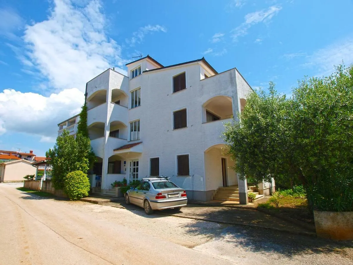 Apartments Sebastian 1842 Fažana
