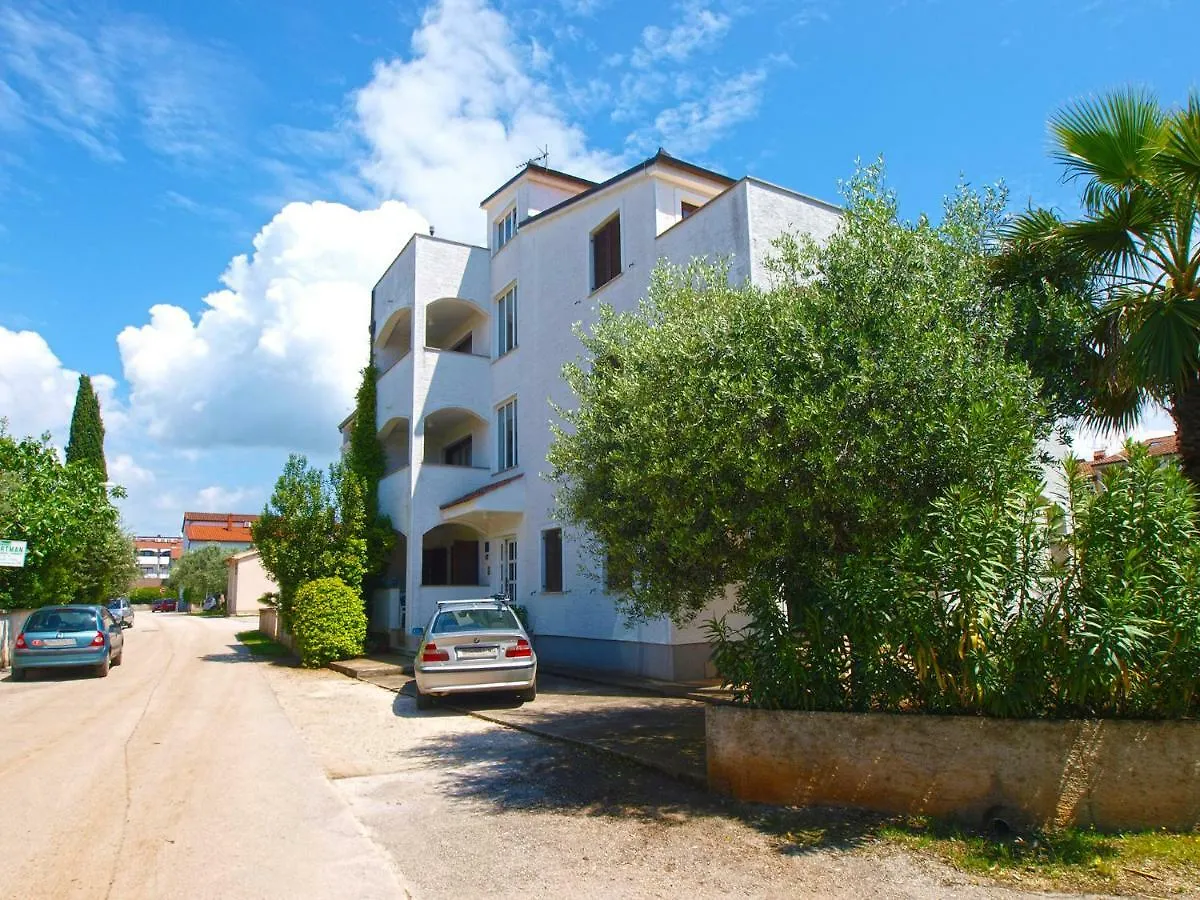 Apartments Sebastian 1842 Fažana